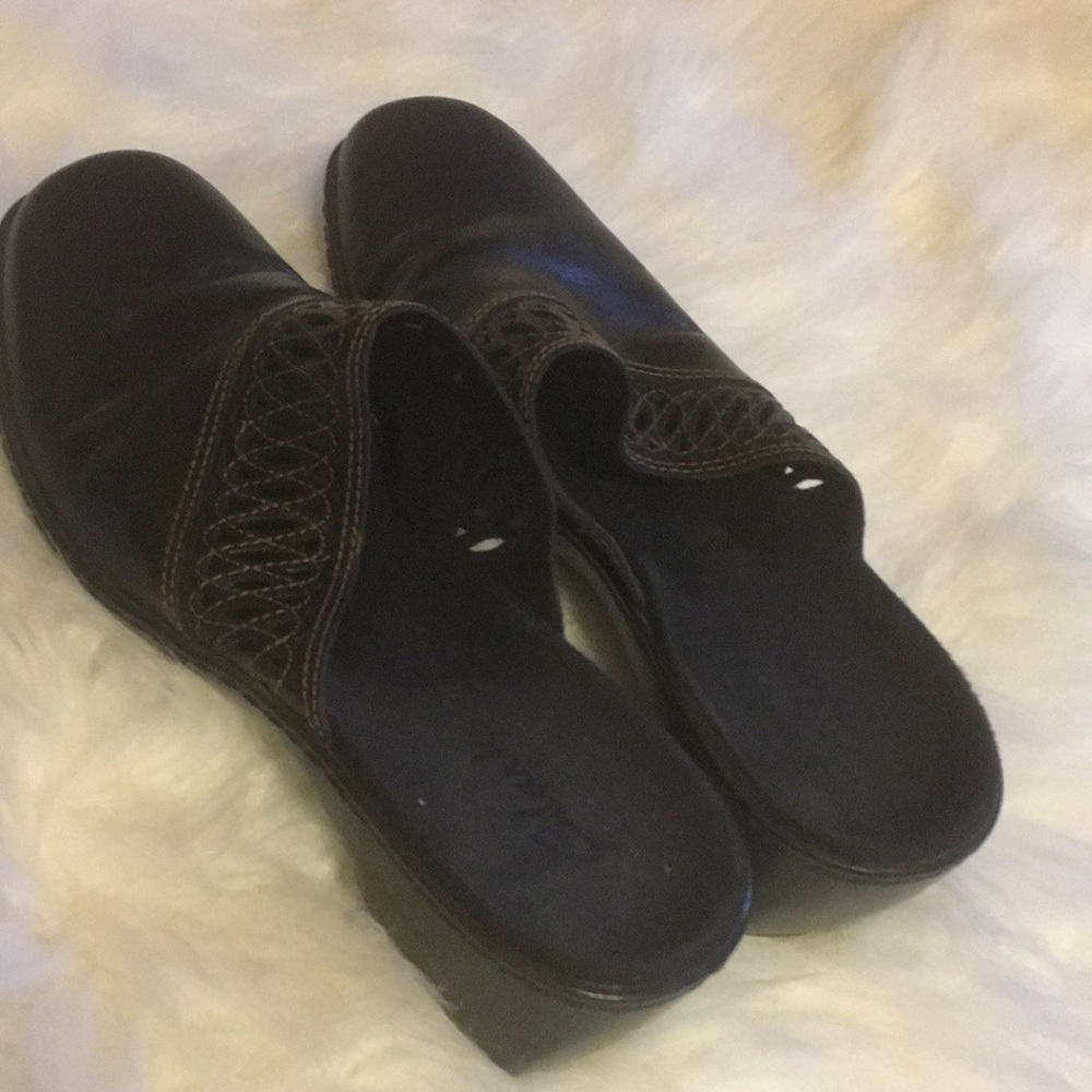 Clark’s slip ons - Picture 5 of 8